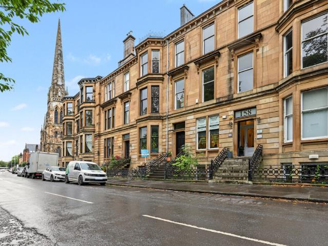 3 bedroom Flat To Rent