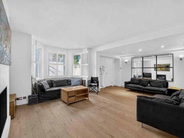 3 bedroom flat to rent