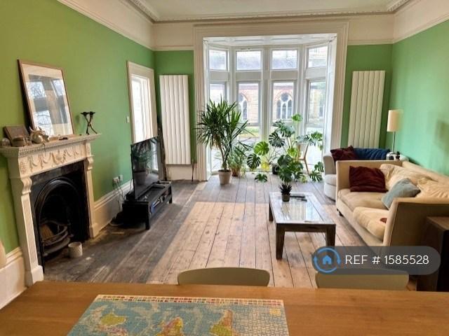 3 bedroom flat to rent