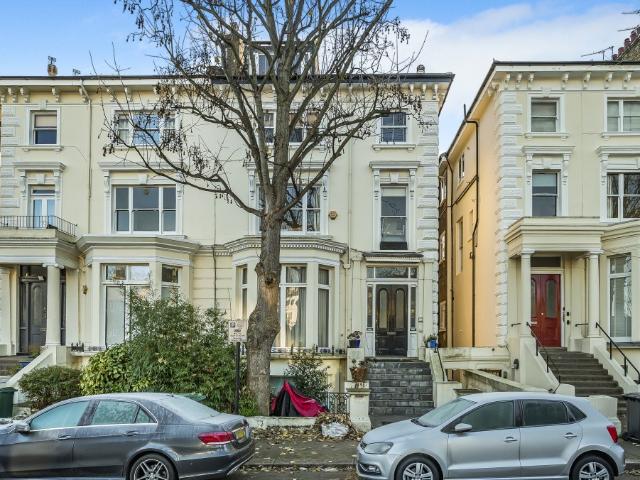 3 bedroom Flat to rent