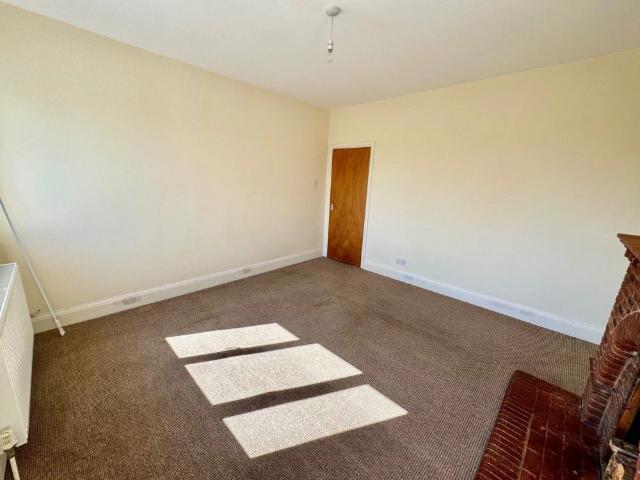 3 bedroom flat to rent
