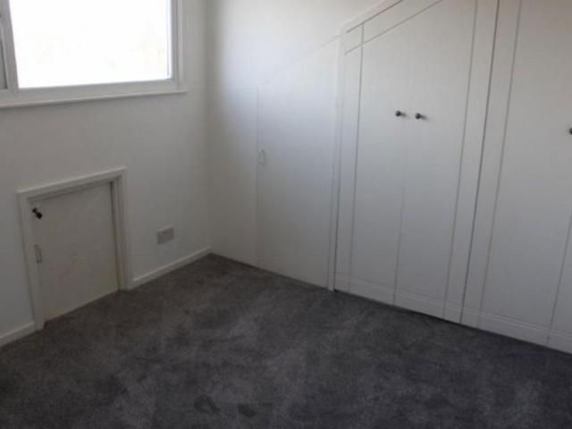 3 bedroom flat to rent