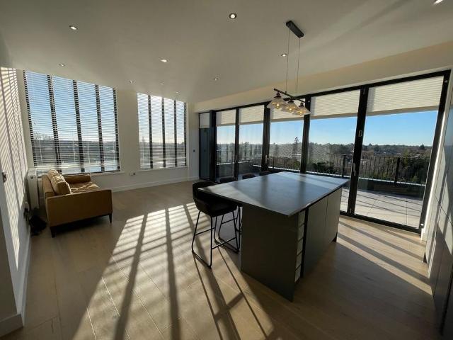 3 bedroom flat to rent