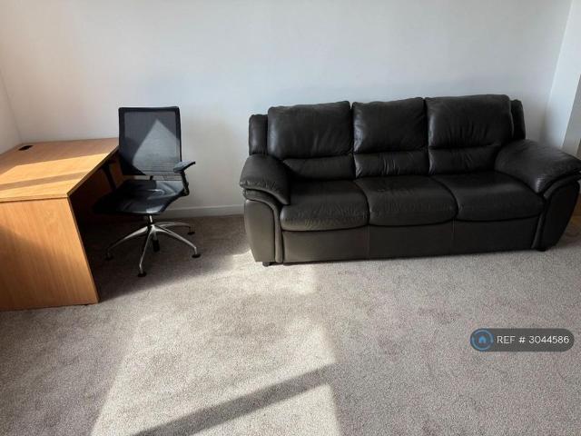 3 bedroom flat to rent