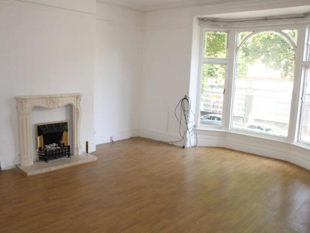 3 bedroom flat to rent