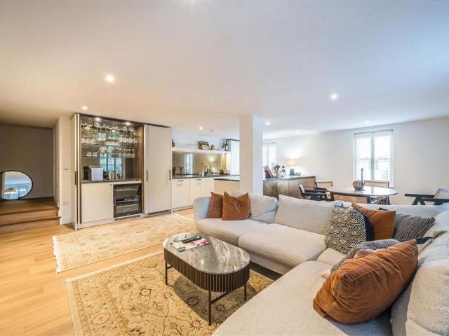 3 bedroom flat to rent