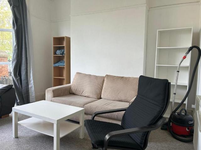 3 bedroom flat to rent