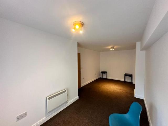 3 bedroom flat to rent