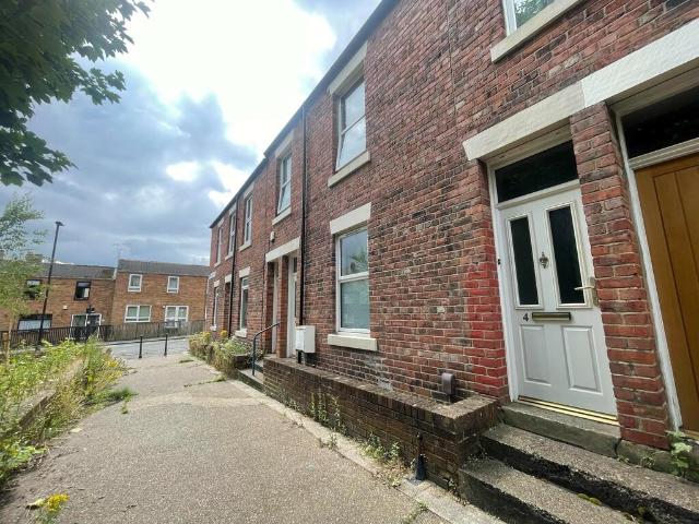 3 bedroom flat to rent