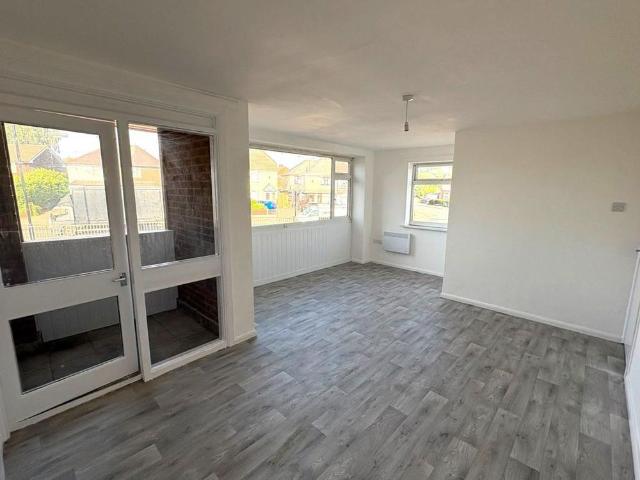 3 bedroom flat to rent