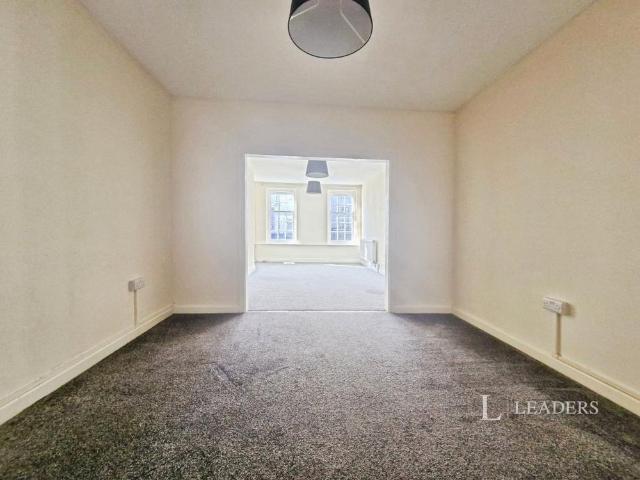 3 bedroom flat to rent