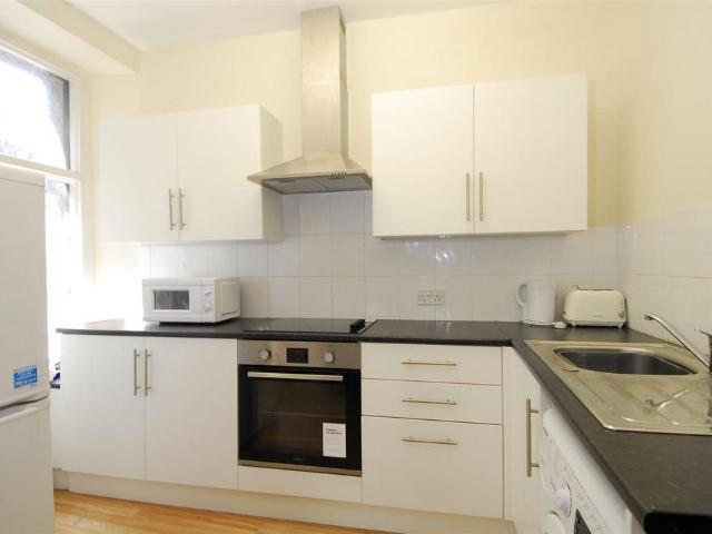 3 bedroom flat to rent