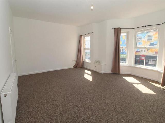 3 bedroom flat to rent