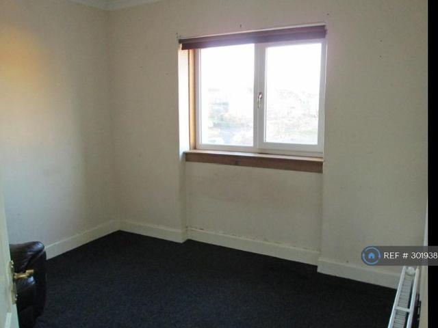 3 bedroom flat to rent