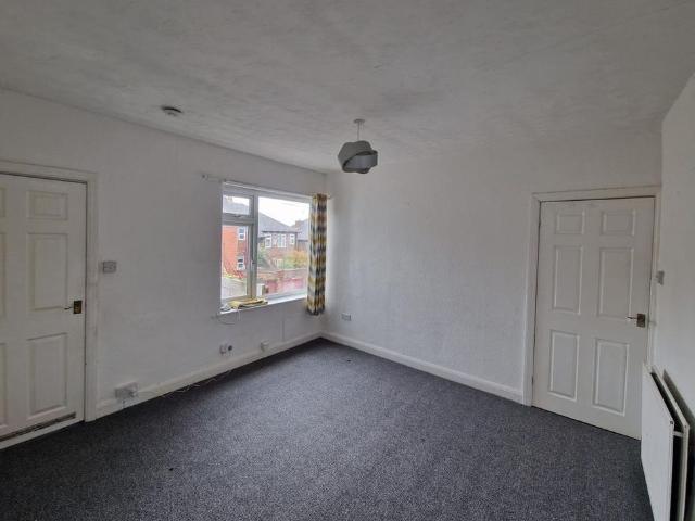 3 bedroom flat to rent