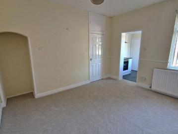 3 bedroom flat to rent