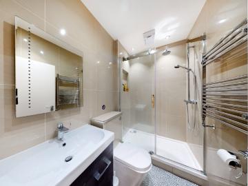 3 bedroom Flat to rent