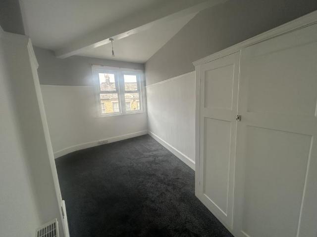 3 bedroom flat to rent