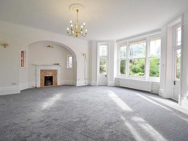 3 bedroom flat to rent