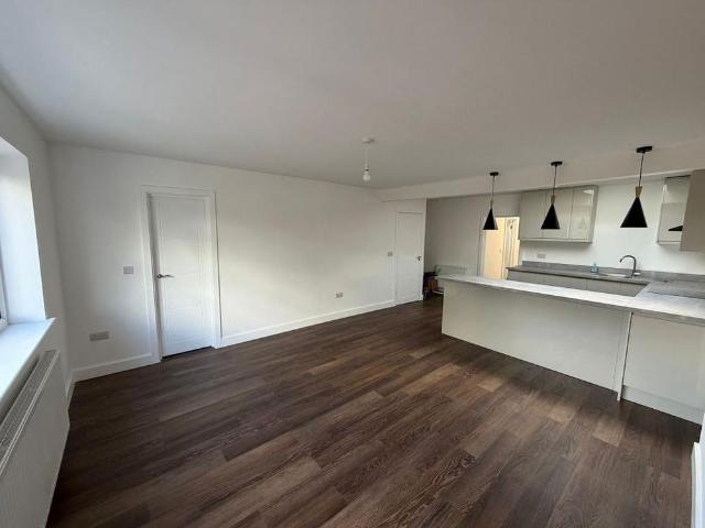3 bedroom flat to rent