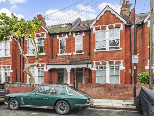 3 bedroom flat to rent