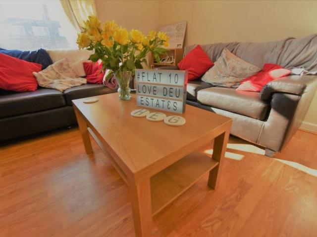 3 bedroom flat to rent