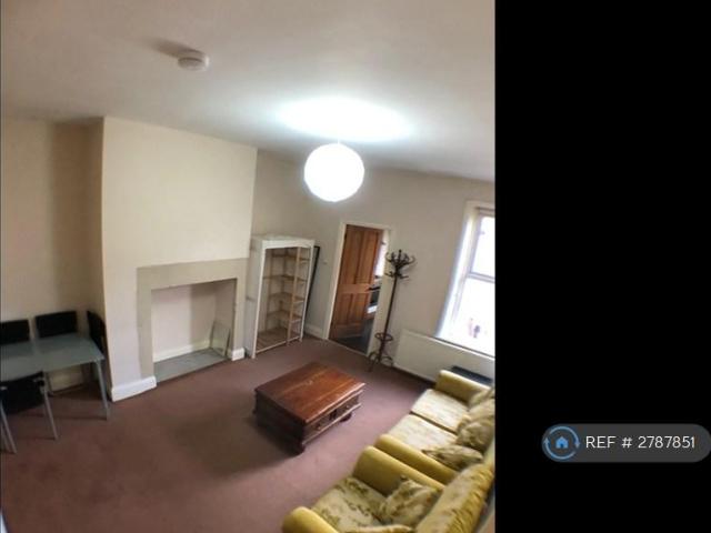3 bedroom flat to rent