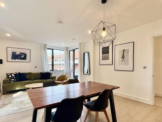 3 bedroom flat to rent