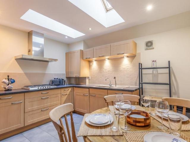 3 bedroom flat to rent