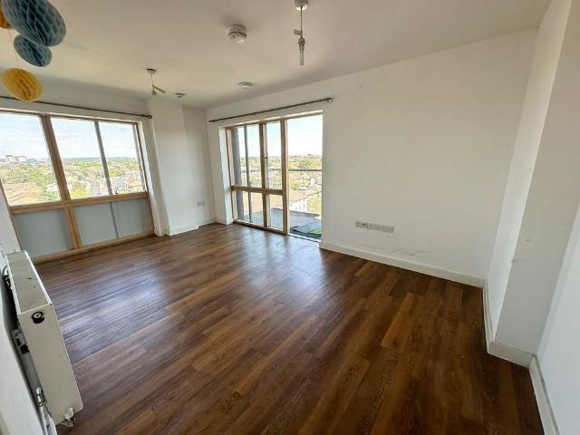 3 bedroom flat to rent