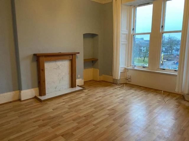 3 bedroom flat to rent