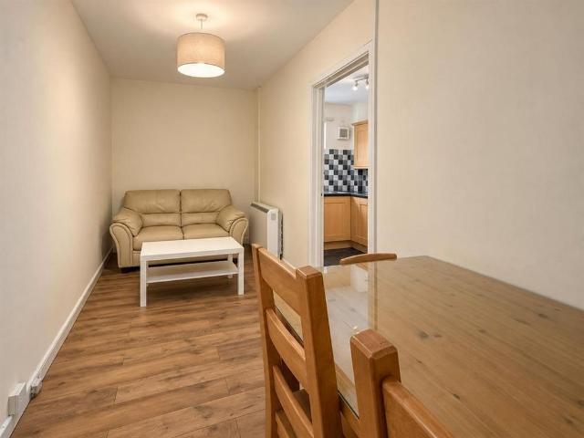 3 bedroom flat to rent