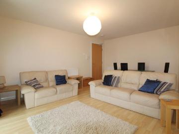 3 bedroom flat to rent