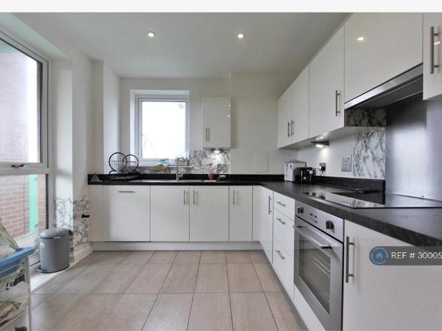 3 bedroom flat to rent