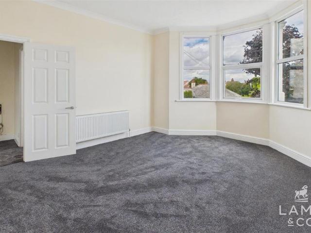 3 bedroom flat to rent