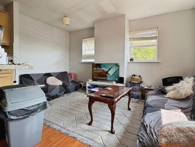 3 bedroom flat to rent