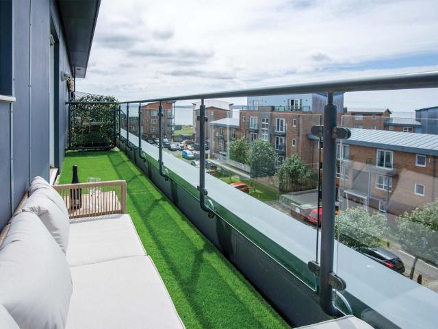 3 bedroom flat to rent