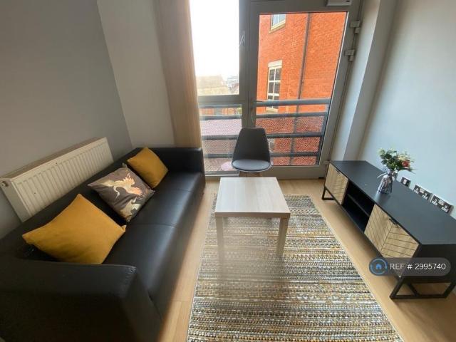 3 bedroom flat to rent