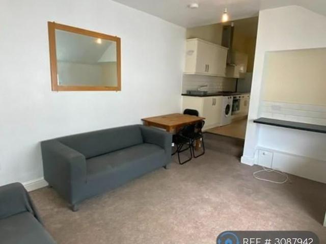 3 bedroom flat to rent
