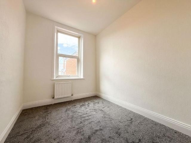 3 bedroom flat to rent