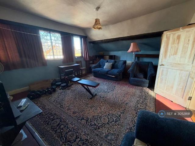 3 bedroom flat to rent