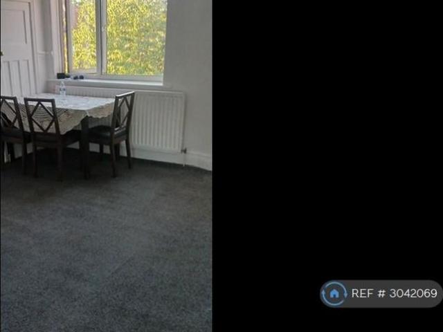 3 bedroom flat to rent