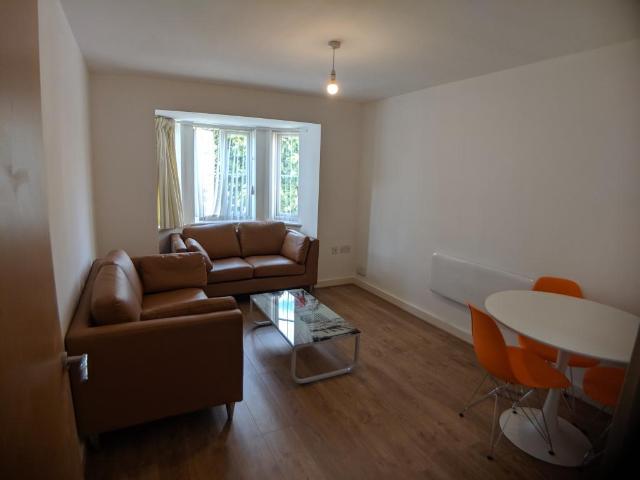 3 bedroom flat to rent
