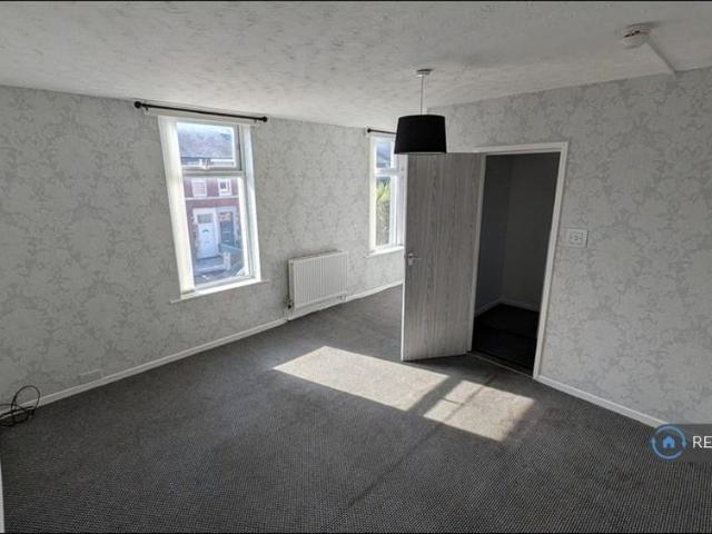 3 bedroom flat to rent