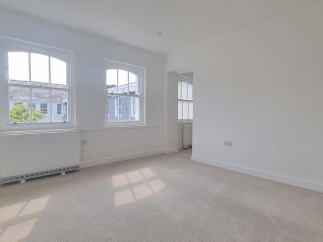 3 bedroom flat to rent