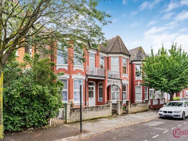 3 bedroom flat to rent