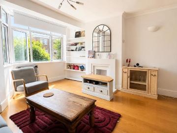 3 bedroom flat to rent