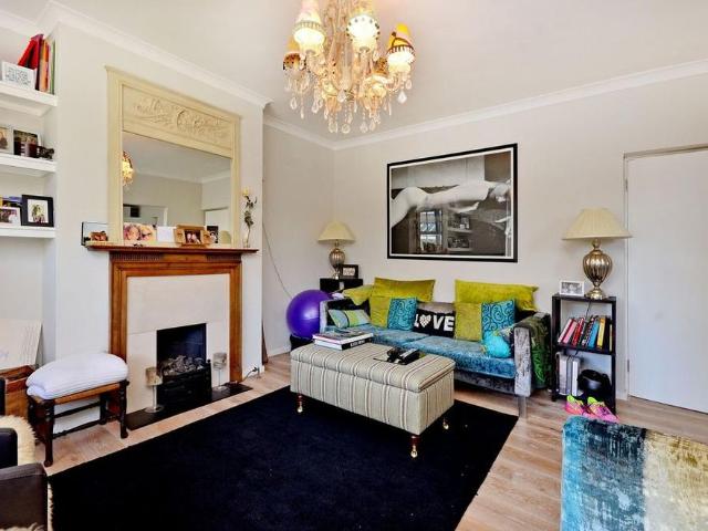 3 bedroom flat to rent