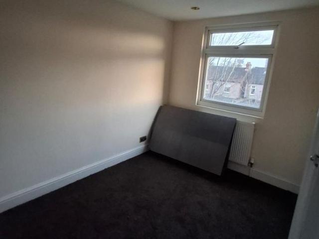 3 bedroom flat to rent