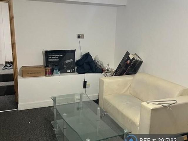 3 bedroom flat to rent